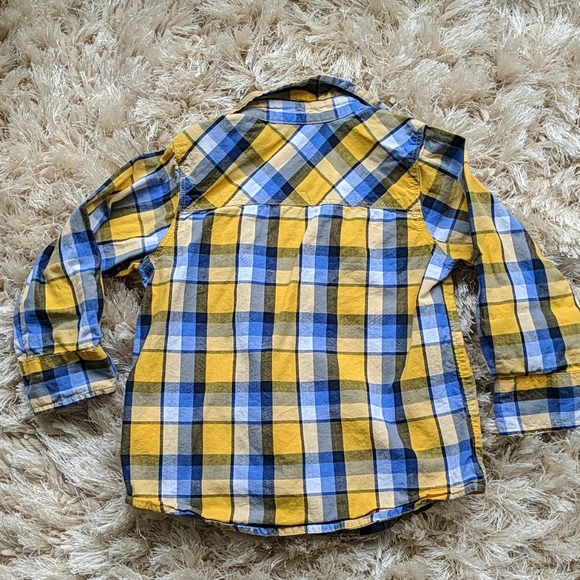 Checkered ButtonDown boys shirt 2T Good condition - Picture 4 of 5